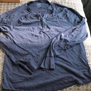 Gap Navy blue Henley size L in good condition